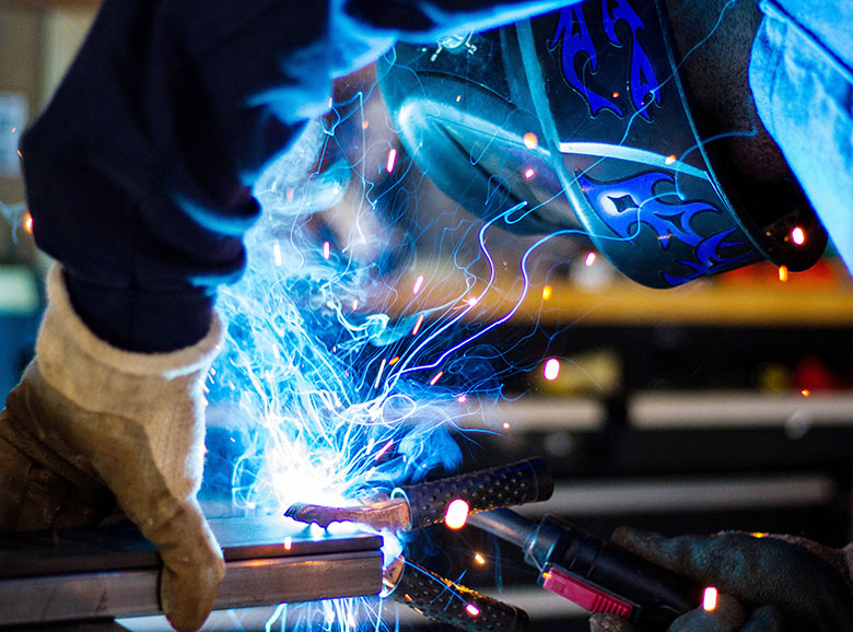 
					Our refining and petrochemicals operations transform crude oil and natural gas into finished products or intermediates, which are then used to manufacture chemicals. Our industrial know-how, our teams’ expertise and our strategic partners all play a key role in this process. We operate responsibly worldwide.


					